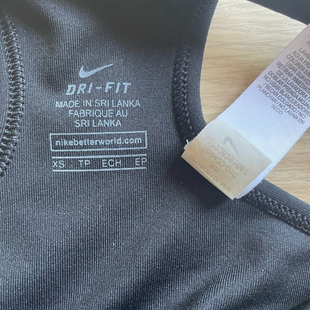 LAST CHANCE 🪩 Nike Sports Bra • EUC - Picture 5 of 6